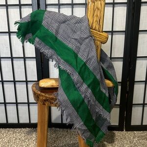 Inoui Square 100% Wool Deisgner Green and Gray Checkered 27” Scarf Fringe EUC